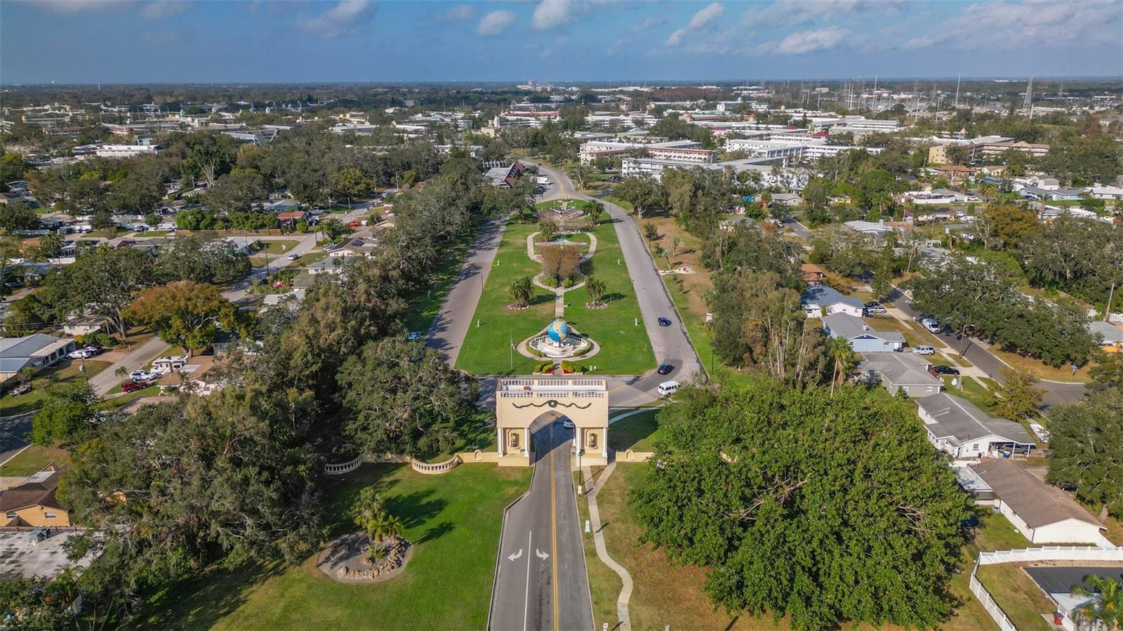 Entrance to the East side of On Top of the World of Sunset Point Rd.