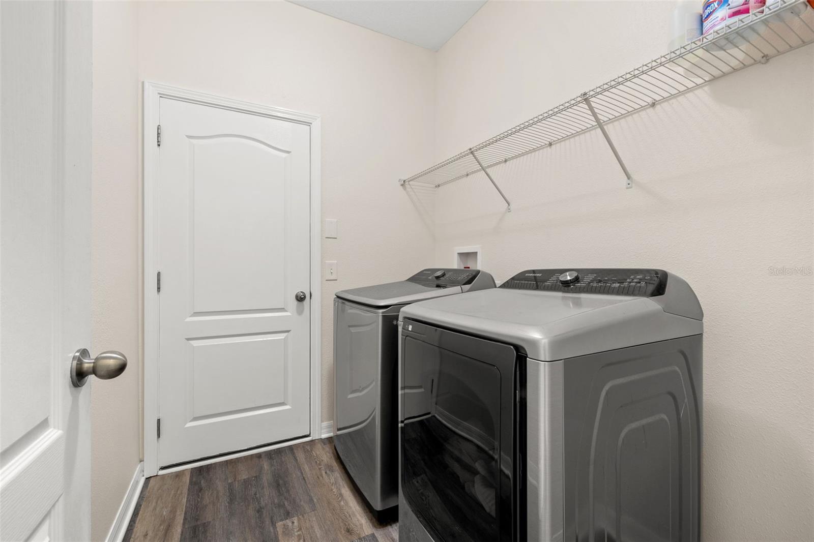 Downstair laundry room