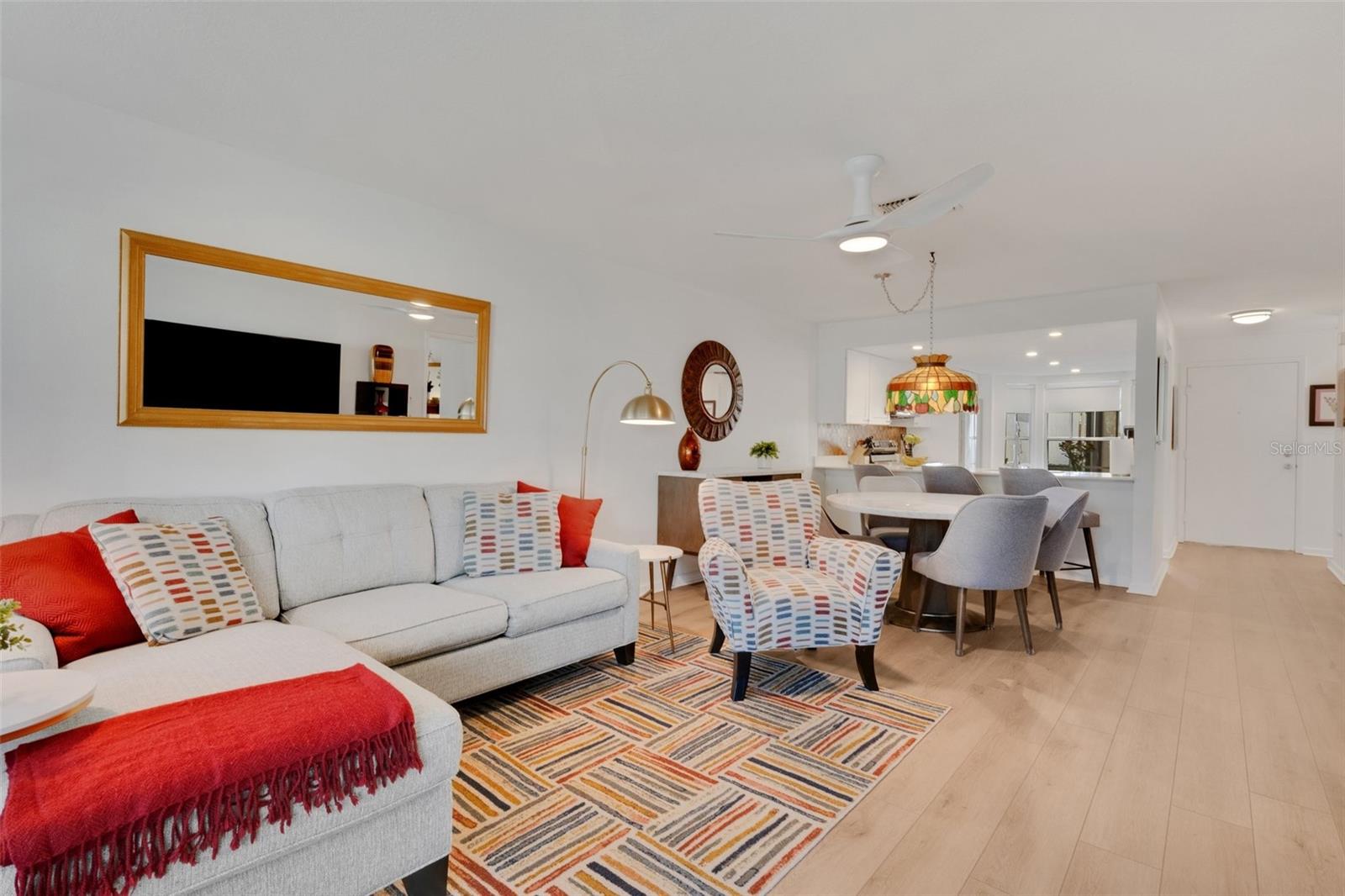 Lovely neutral colors & not a speck of popcorn ceiling~