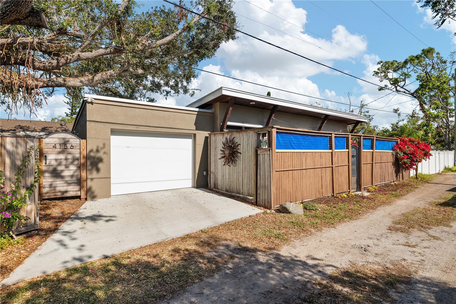 Cottage front (alleyway)