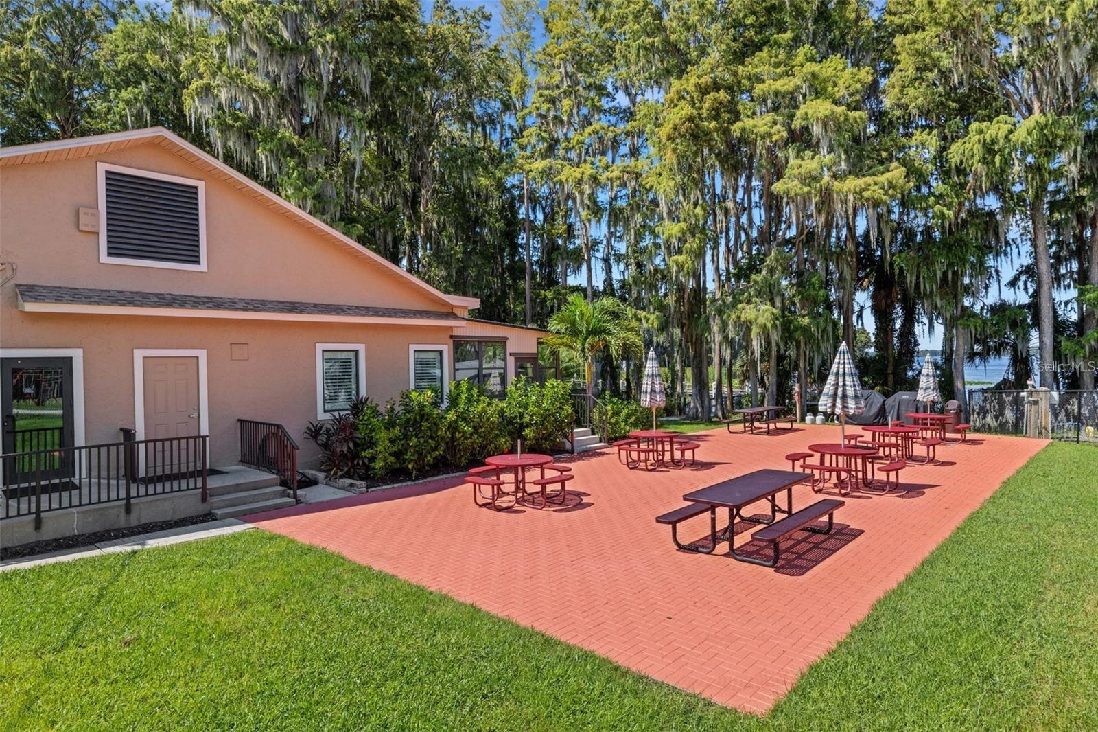 The Lake Tarpon Lodge offers a more rustic retreat & lakefront amenities~