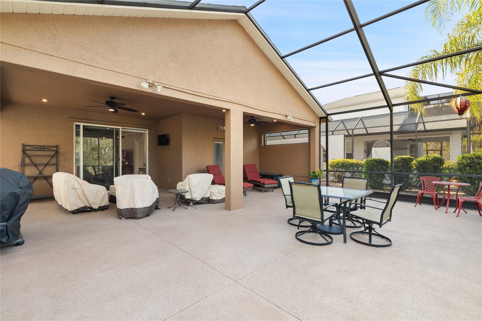 LARGE SCREENED LANAI WITH COVERED AREA