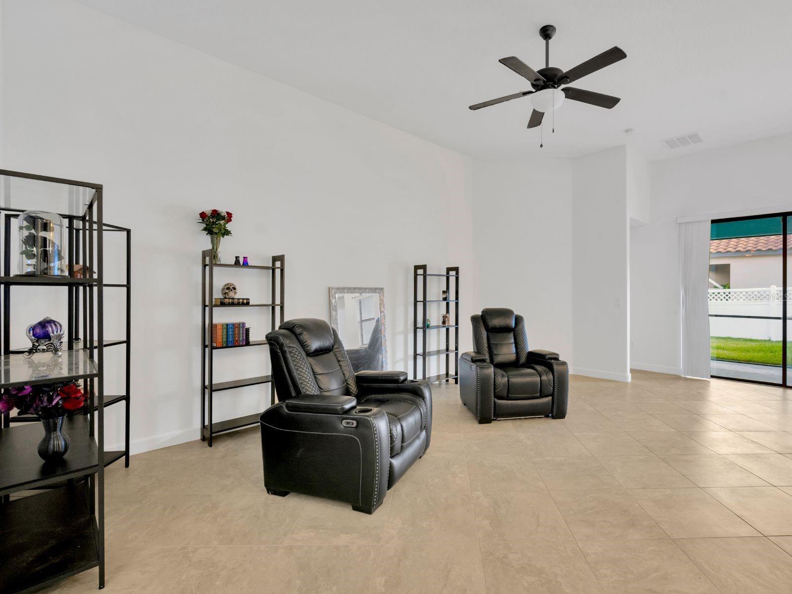 Seamless connection between the kitchen, breakfast nook and family room.