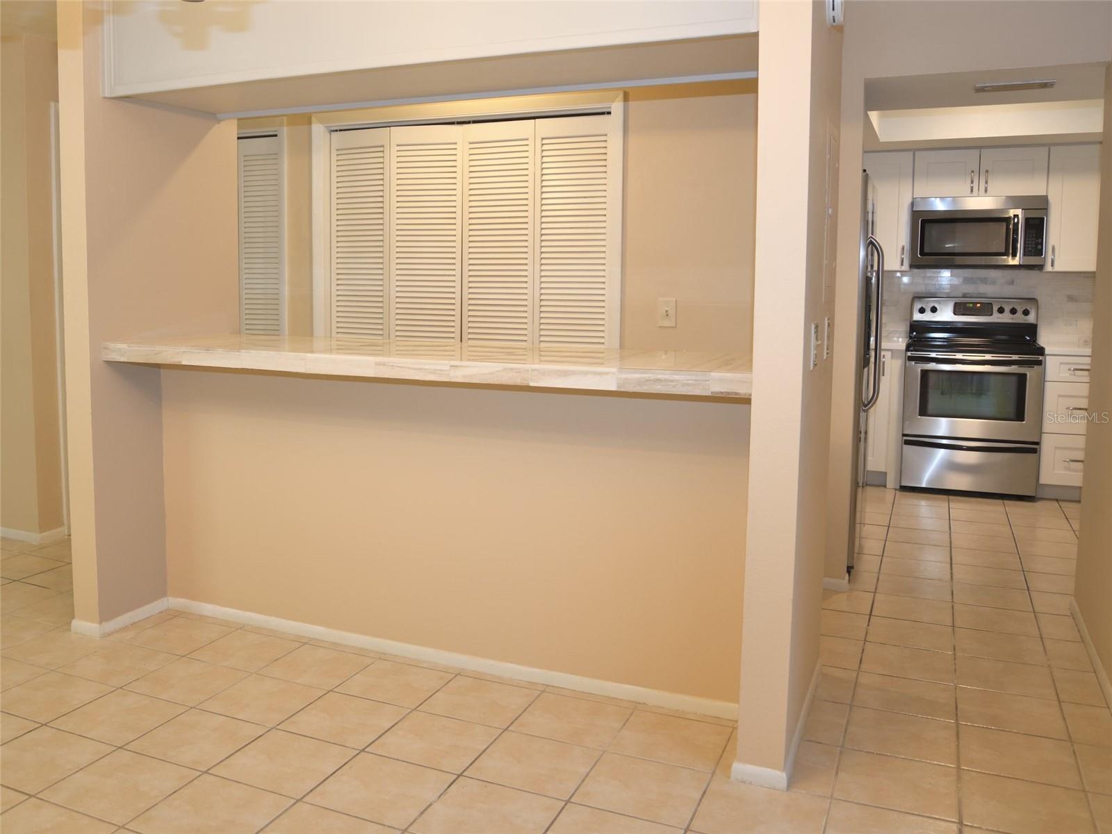 COUNTERTOP & KITCHEN