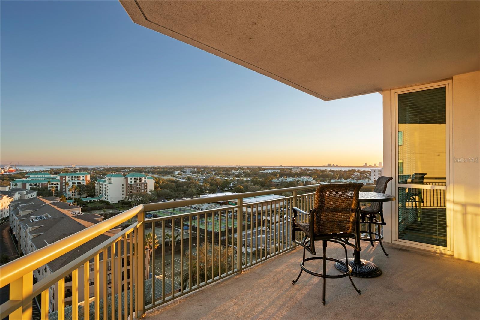 This residence offers 270-degree views extending from the downtown skyline, across Harbour Island across Hillsborough Bay to Tampa’s iconic Bayshore Boulevard.