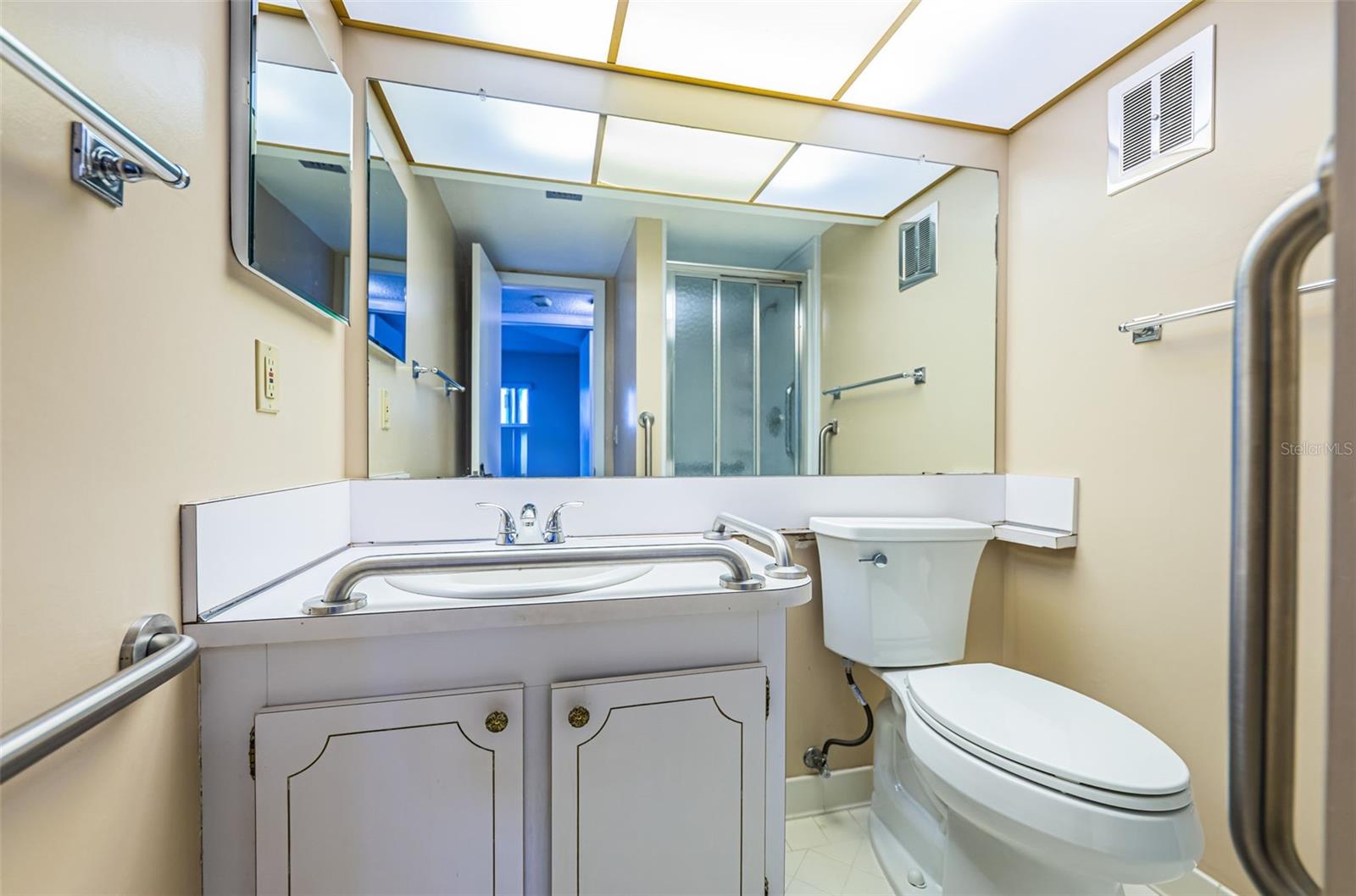 Guest bath with walk-in shower