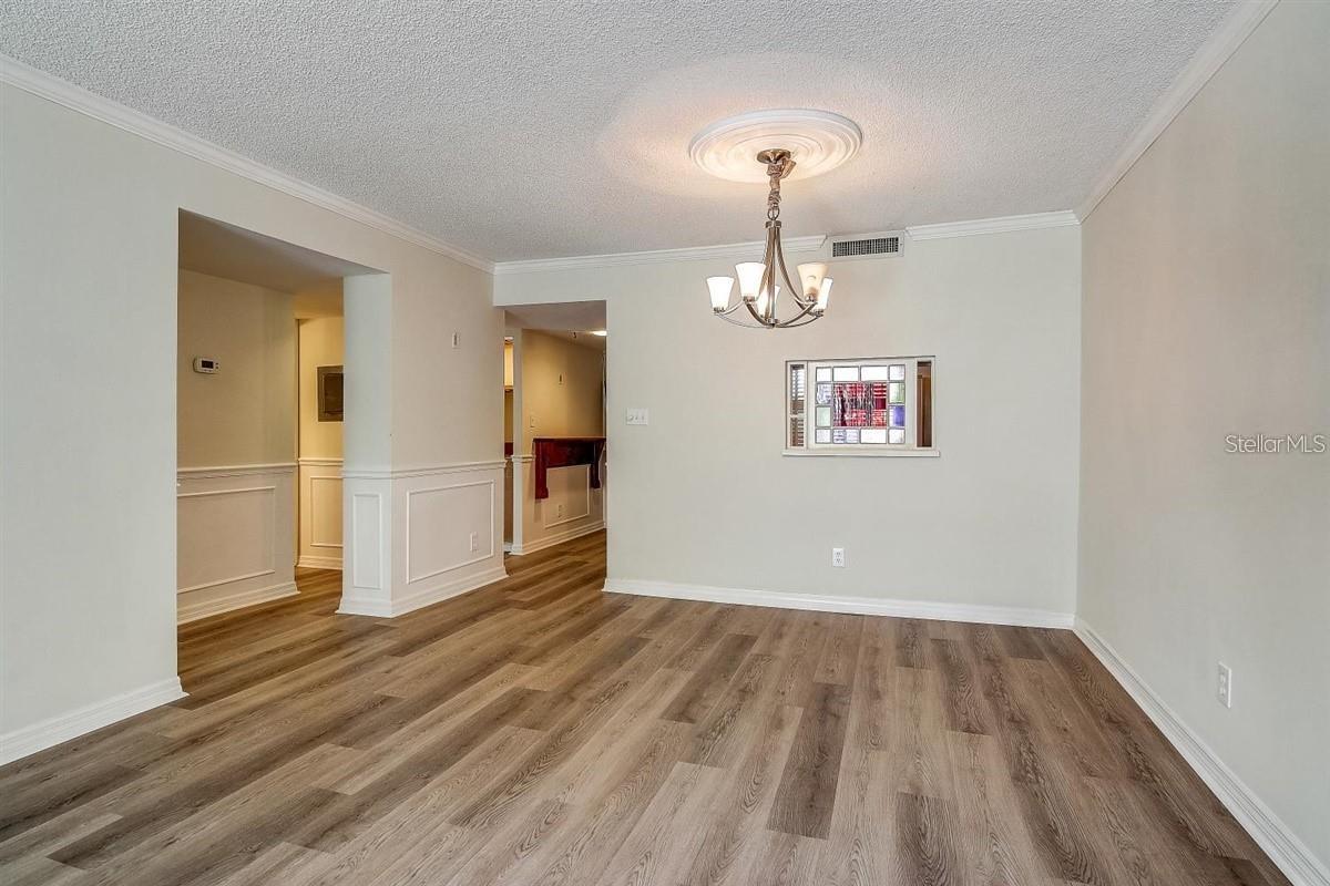 Living room/dining room before tenant moved in