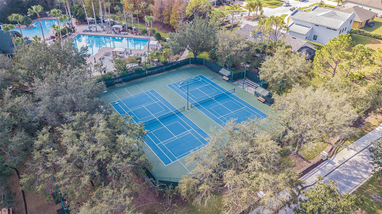 tennis/pickleball courts