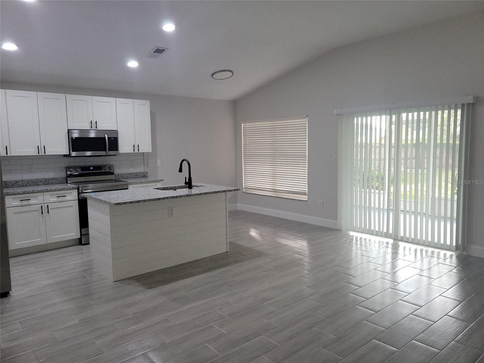 Kitchen/ Dining Room