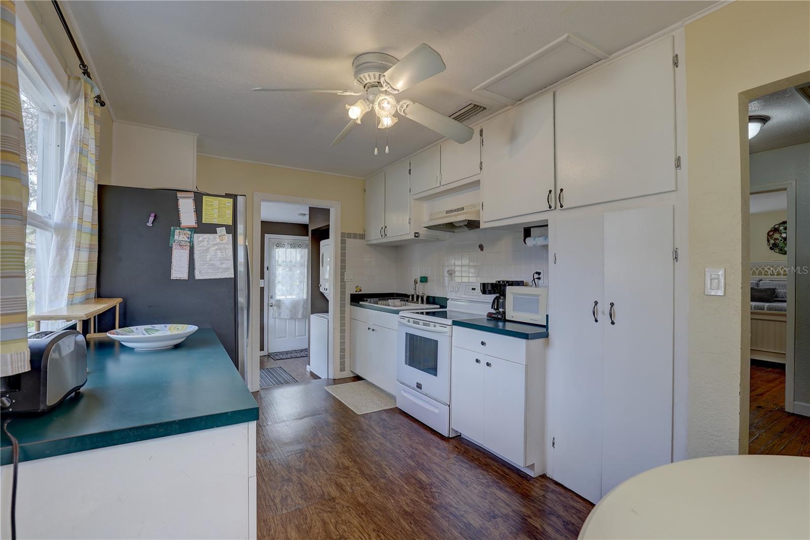 Kitchen - utility room in back