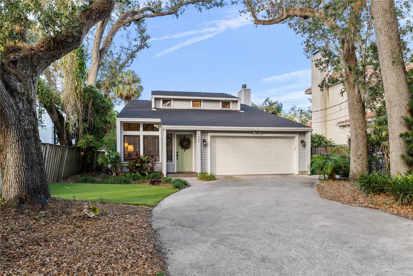 Front Elevation w/2 Car Garage