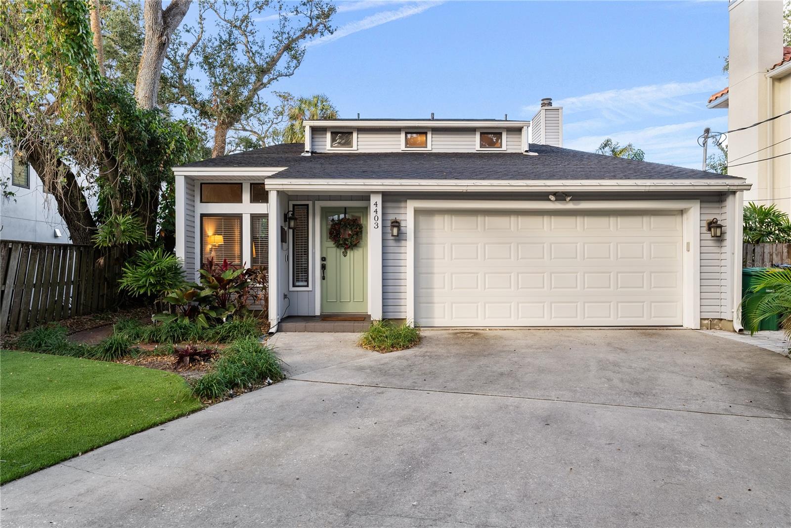 Front Elevation w/2 Car Garage