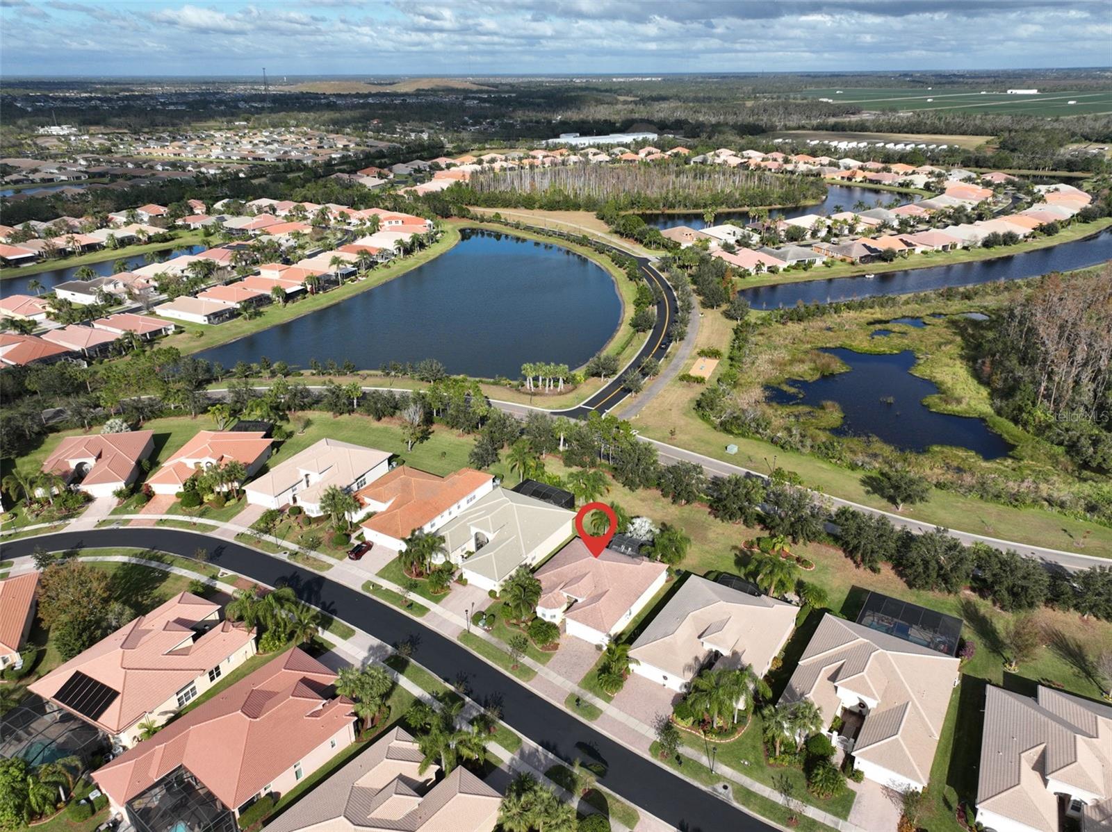 Stunning Valencia Lakes