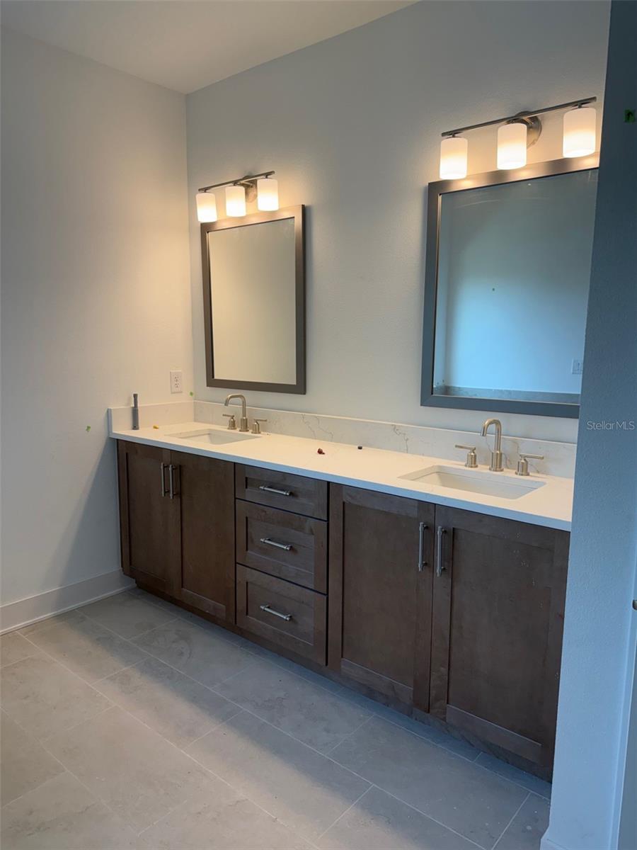 Dual sinks in master bathroom