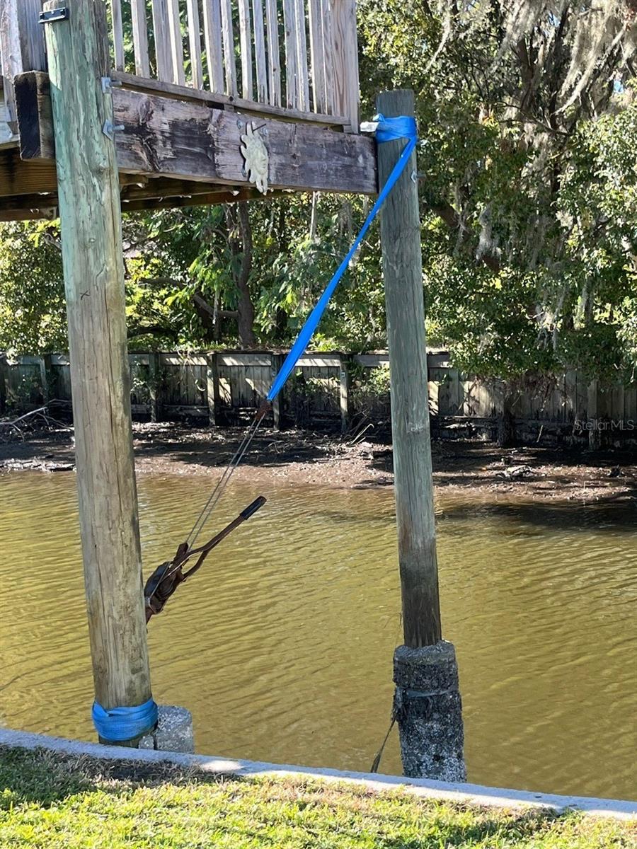 Boat lift