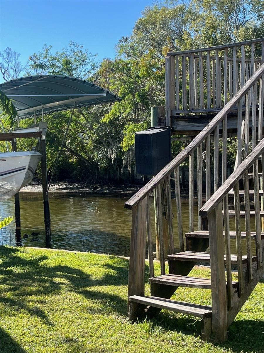 Boat lift