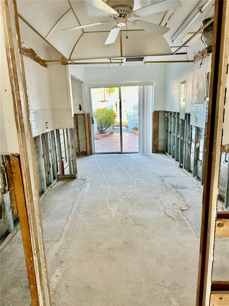 Kitchen/looking into Courtyard