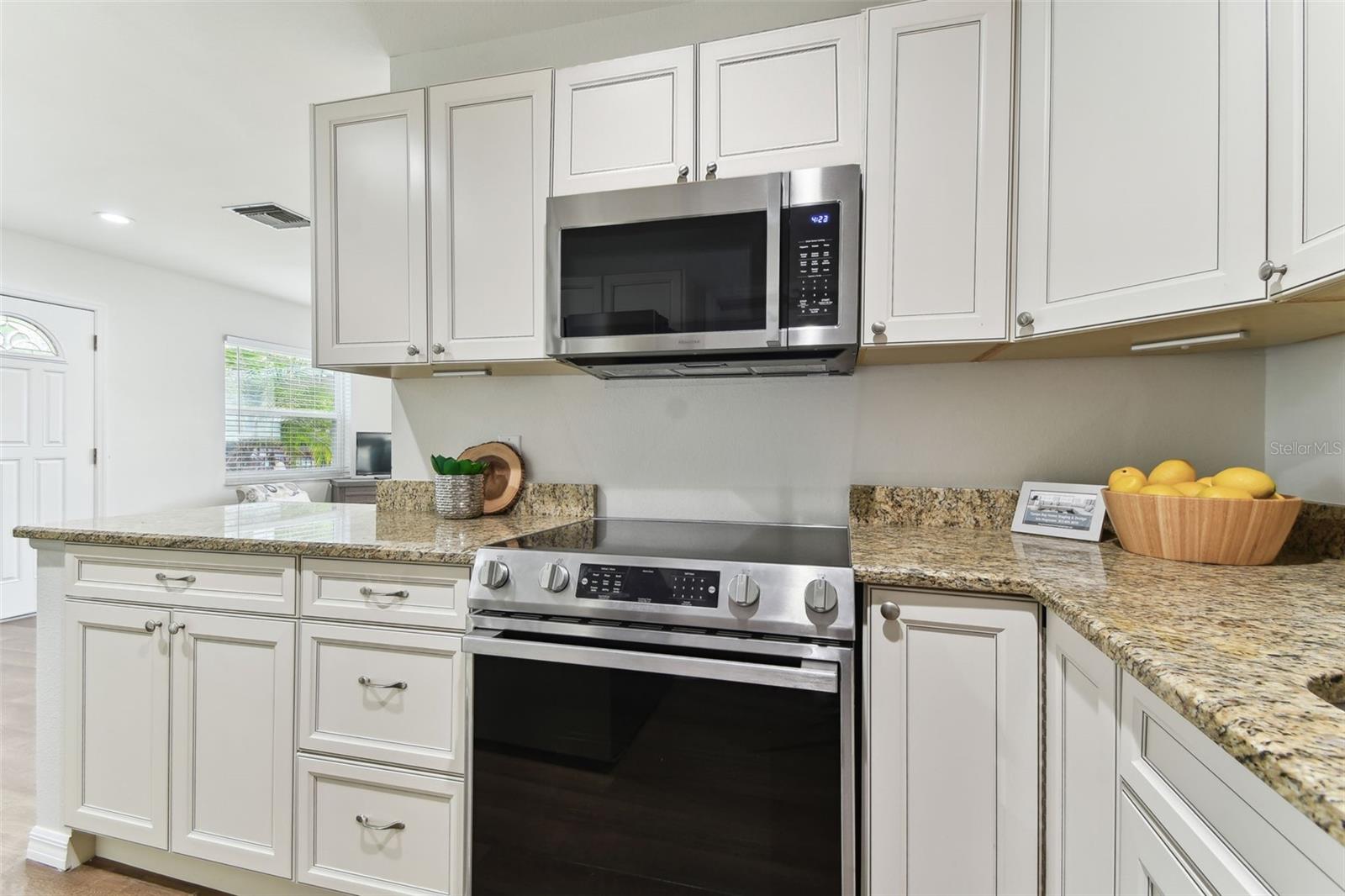 Lovely Kitchen with all New Stainless Steel Appliances