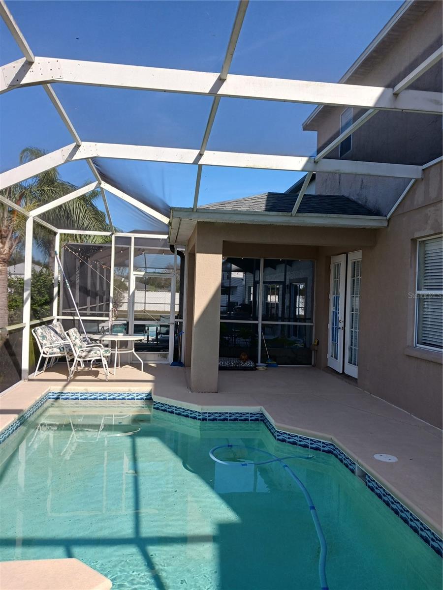 Pool area Lanai