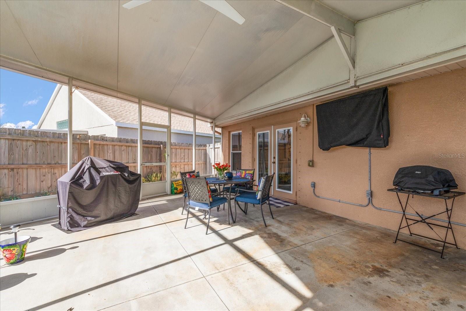 Large Lanai Covered and Screened