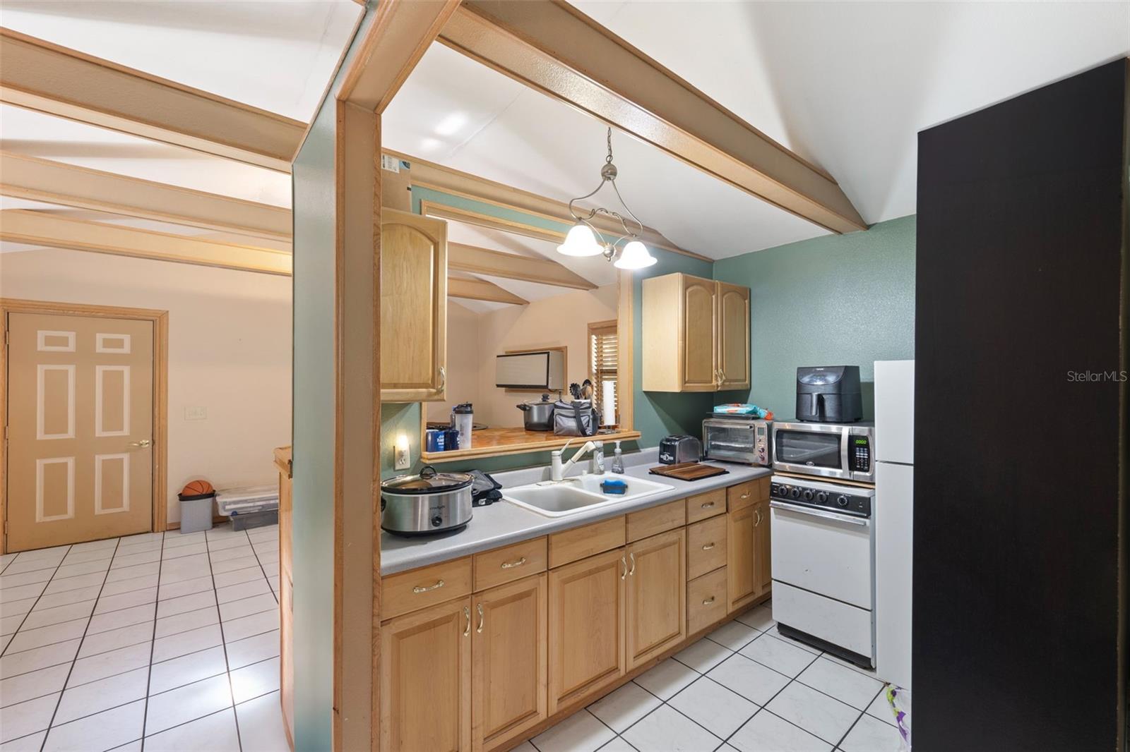 Detached APARTMENT kitchen