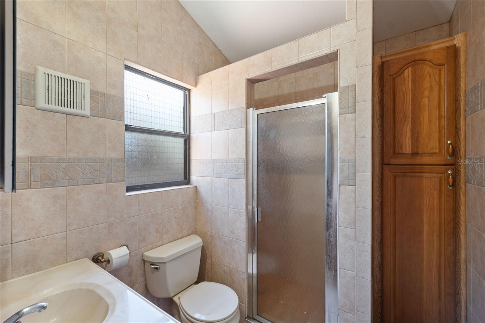 Detached APARTMENT bathroom