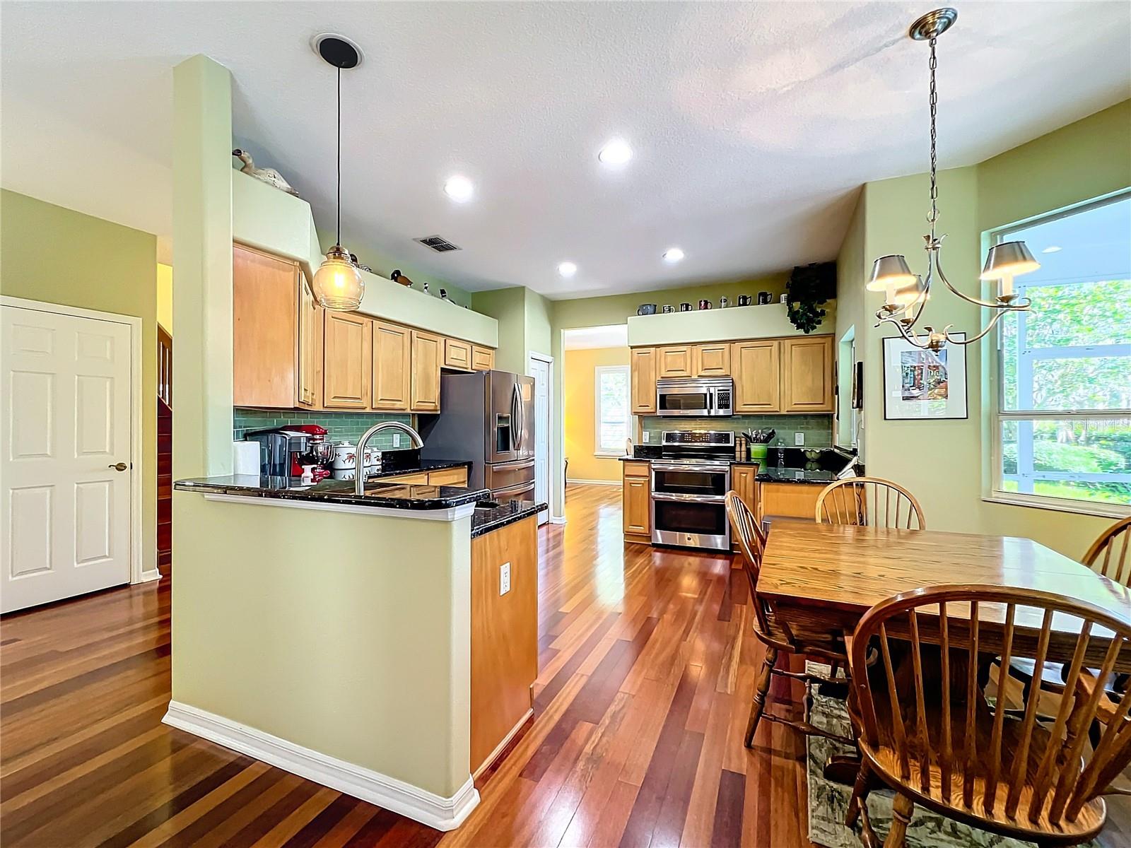 Spacious kitchen with a open concept!