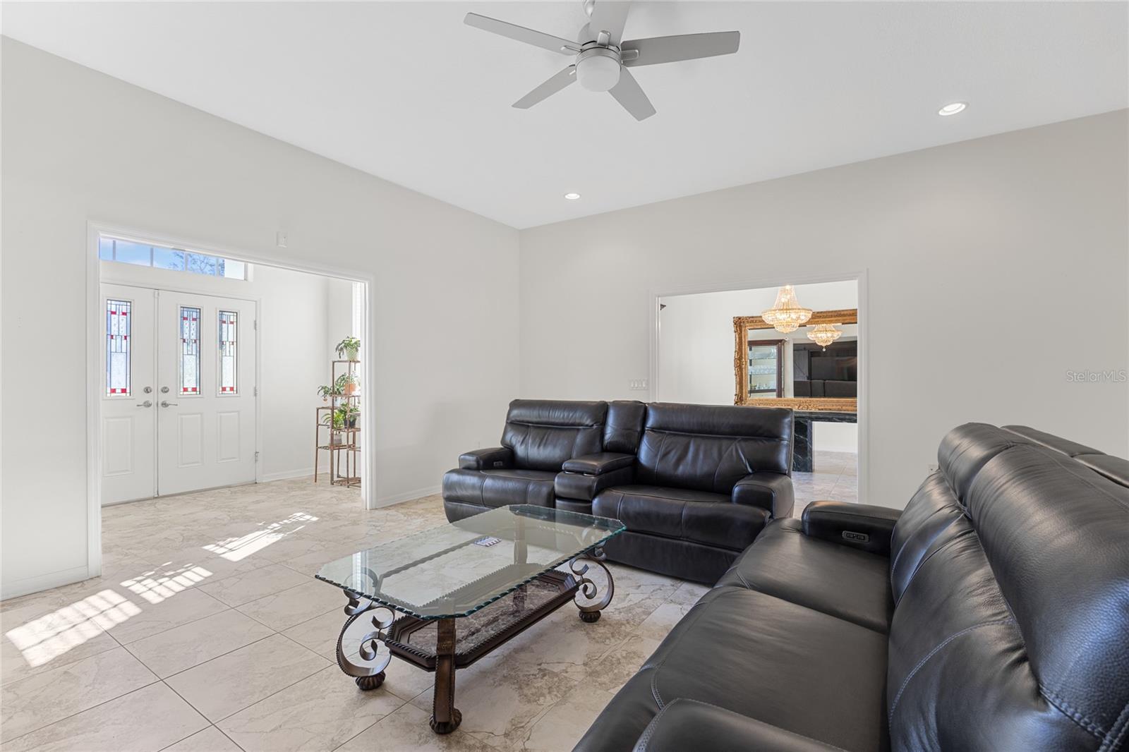 Entryway / Foyer / Living Room