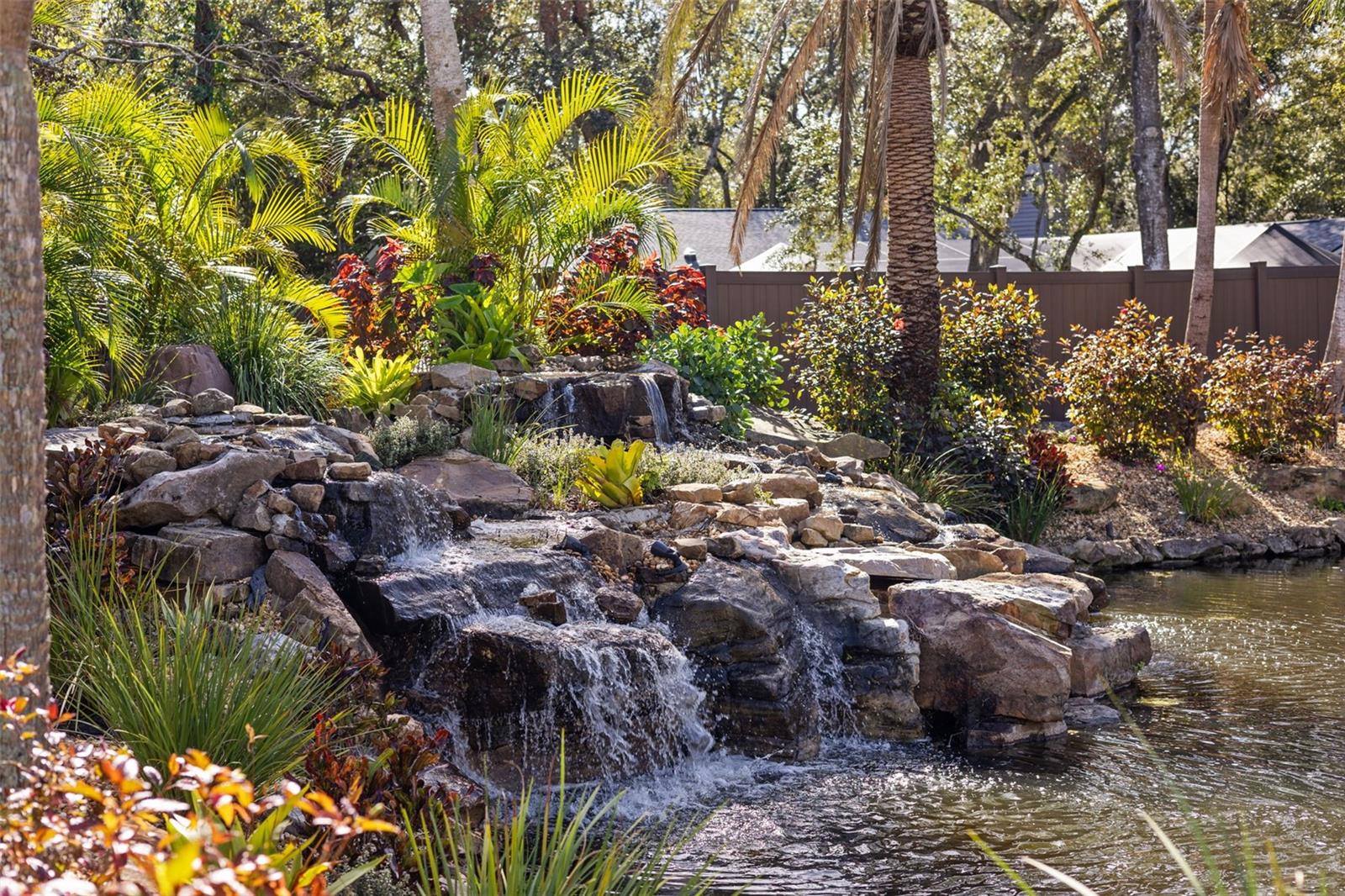 Boulder rock fountain