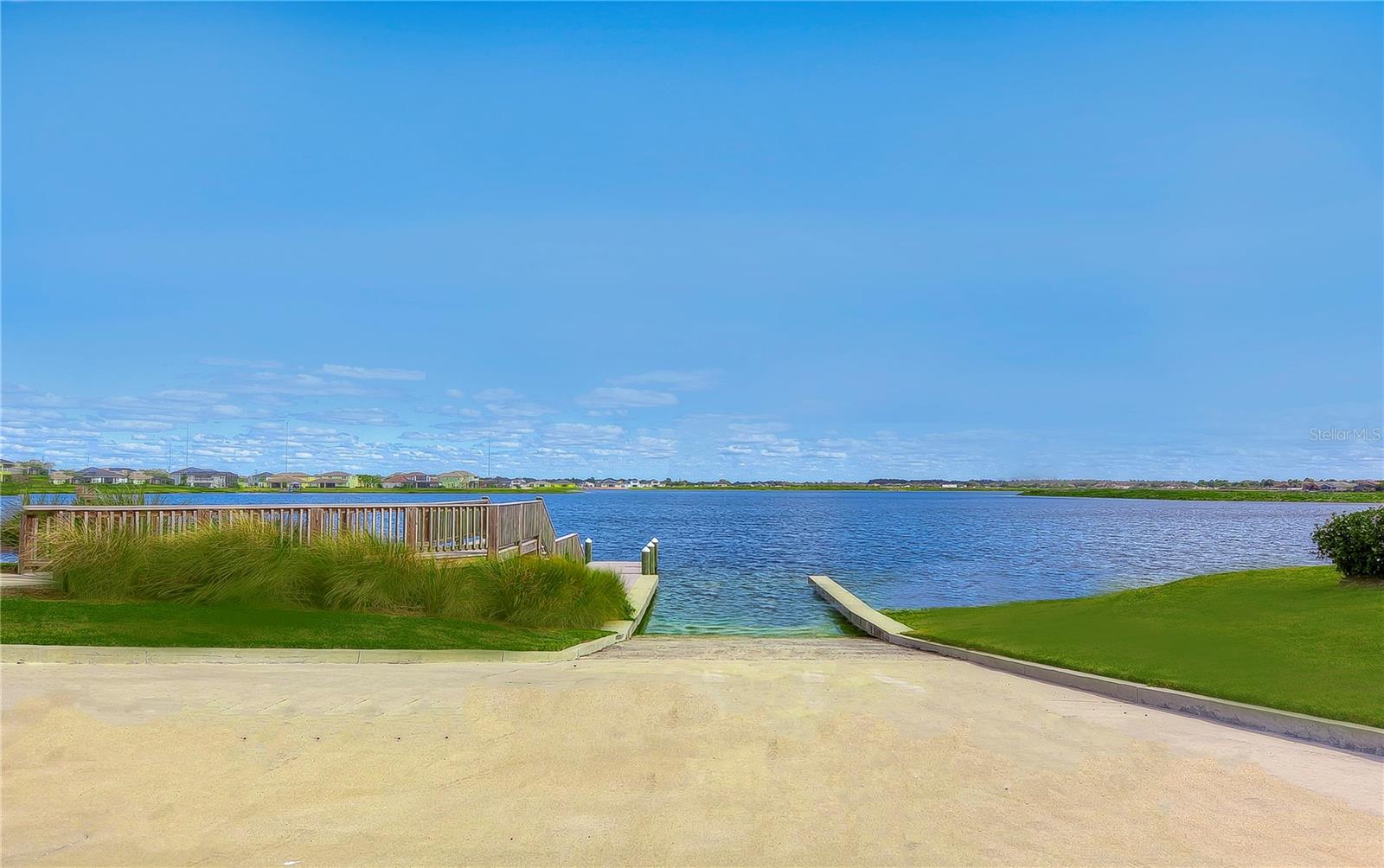 Boat slip to enjoy the water activity!