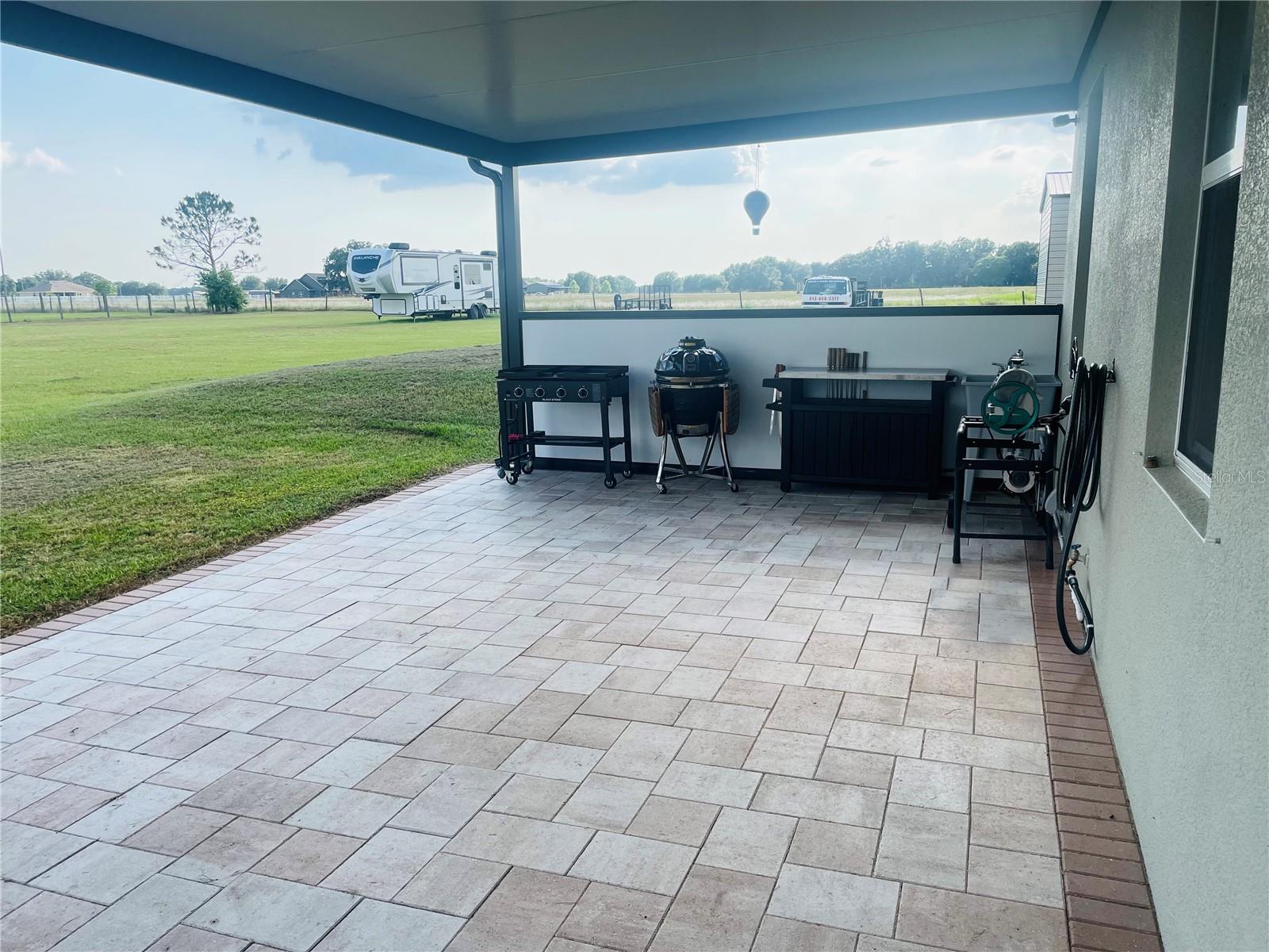 Outdoor Kitchen