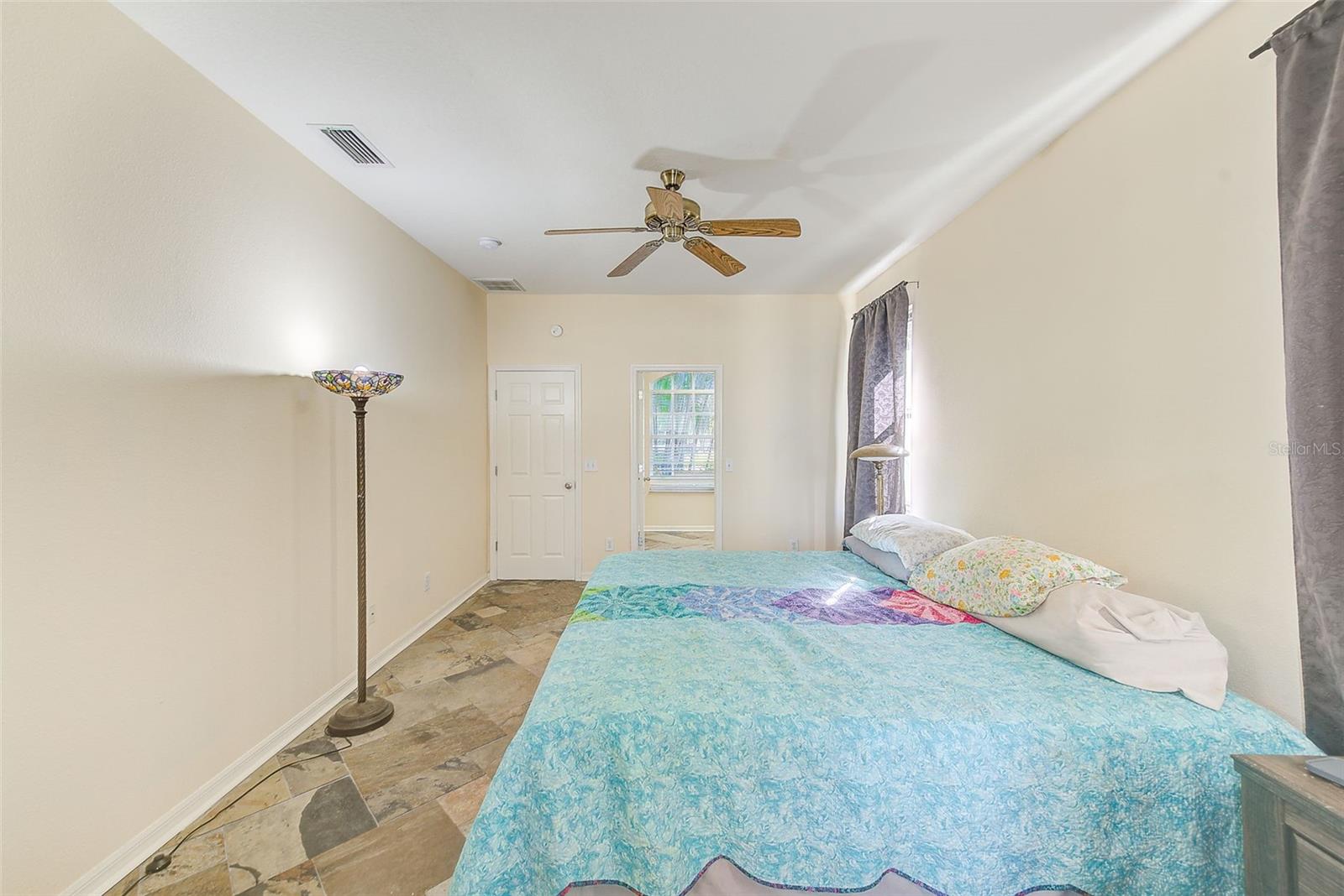 INDOOR LAUNDRY ROOM