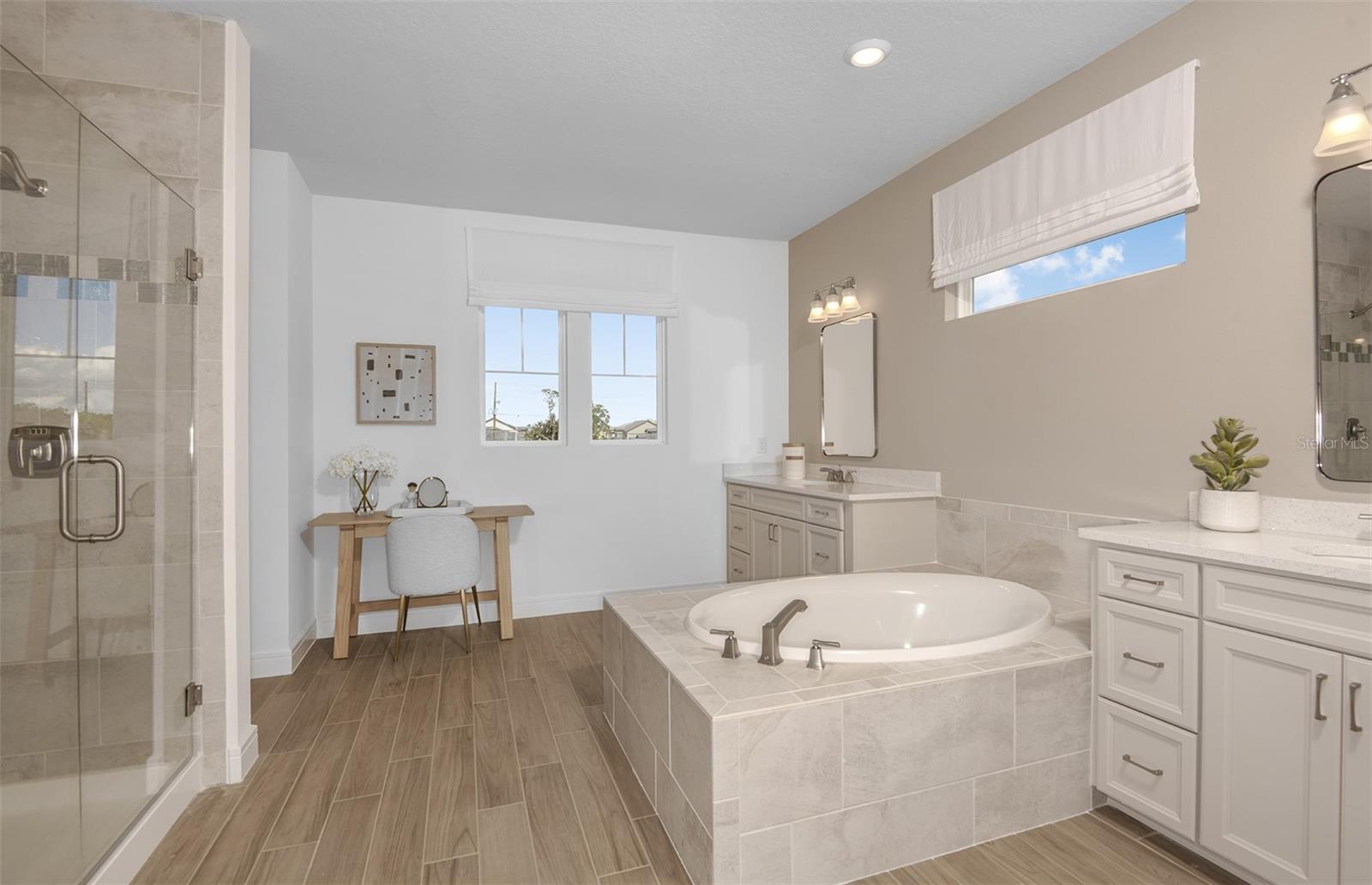 Luxury Owner's Bath w/Soaking Tub