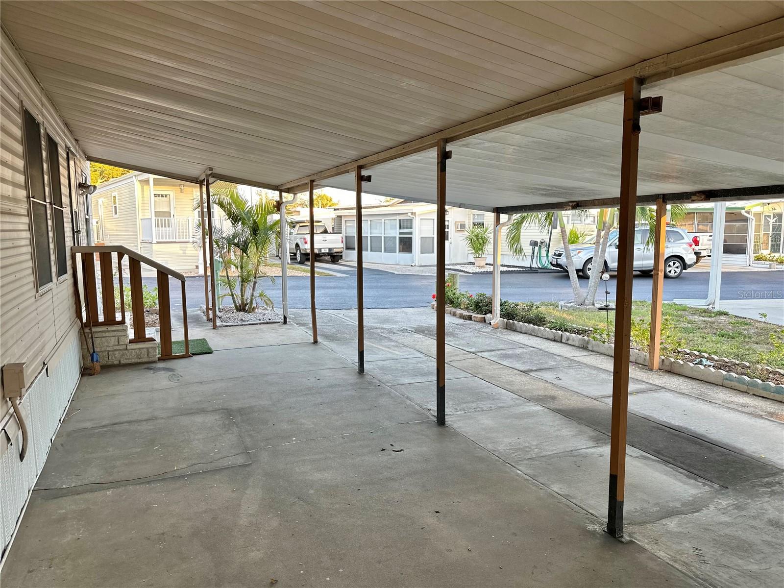 Carport 10X25 and covered porch