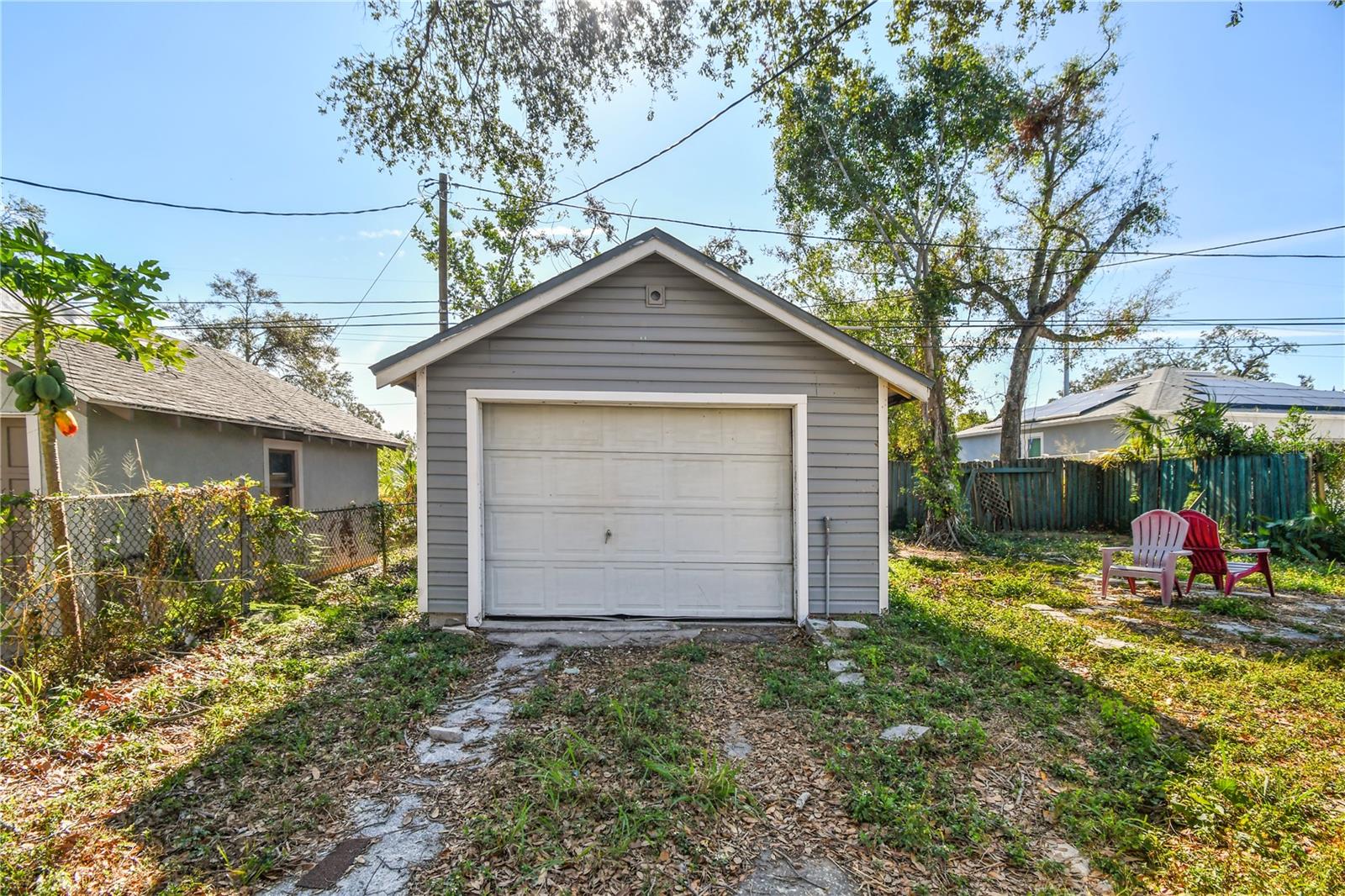 1 car detached garage