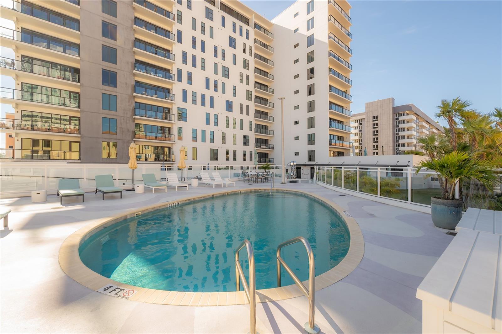 Amenities - Rooftop Pool and Spa