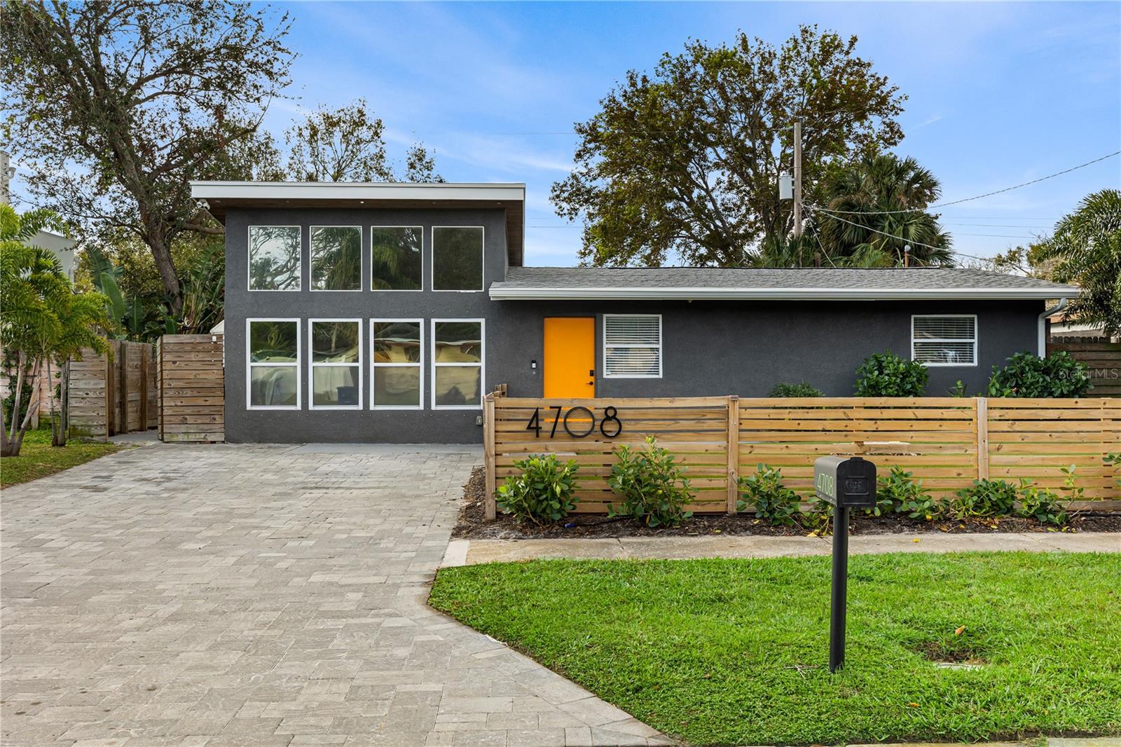 This South Tampa residence includes a new roof (2024), artificial turf for low-maintenance landscaping, and eco-friendly features like LED lighting and a tankless water heater.