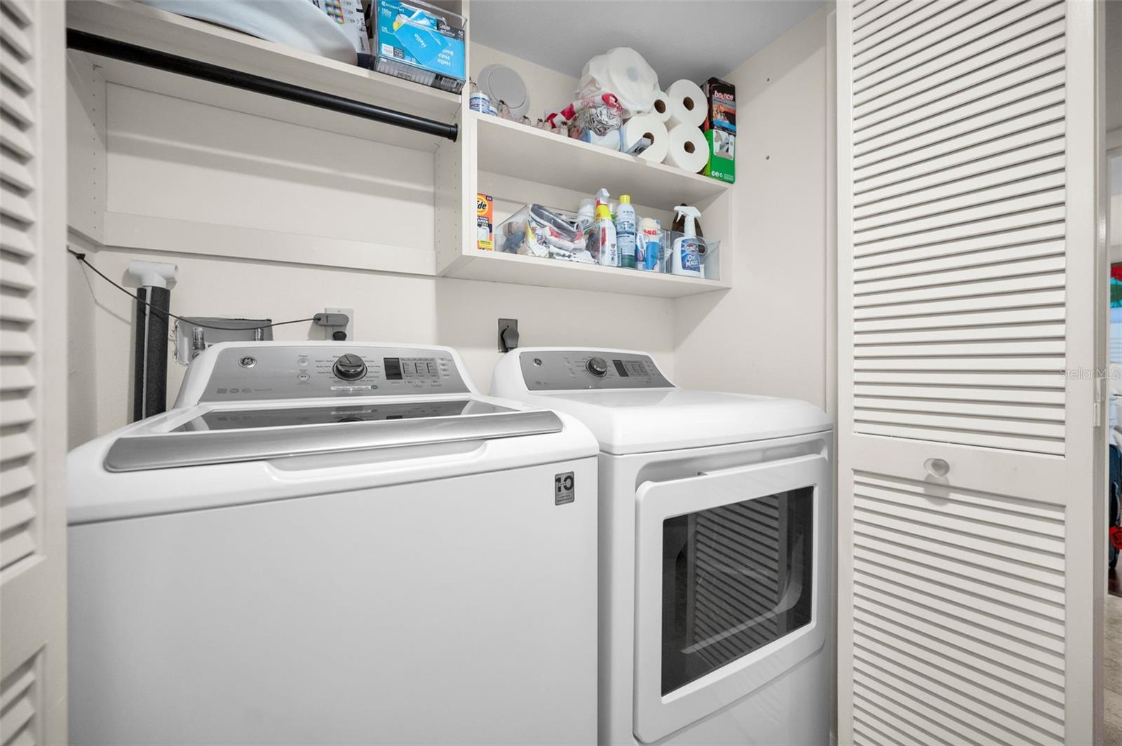 Full sized washer & dryer!