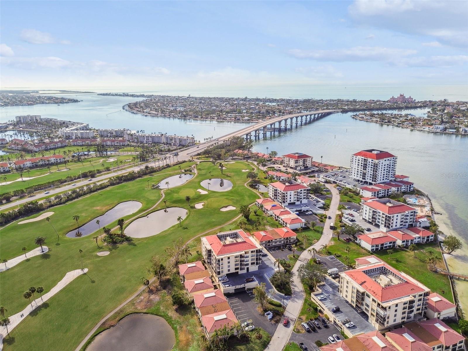 The Intercostal leads to the Gulf of Mexico amidst an 18 hole golf course at Isla Del Sol!