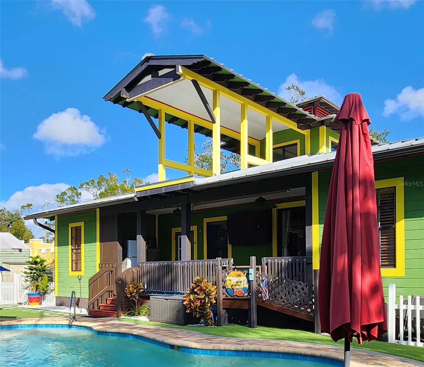 Widows Walk with bonus room over looking pool