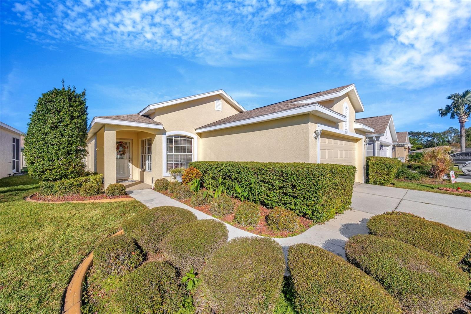 Nice walk way that can be landscaped to your personal preference.