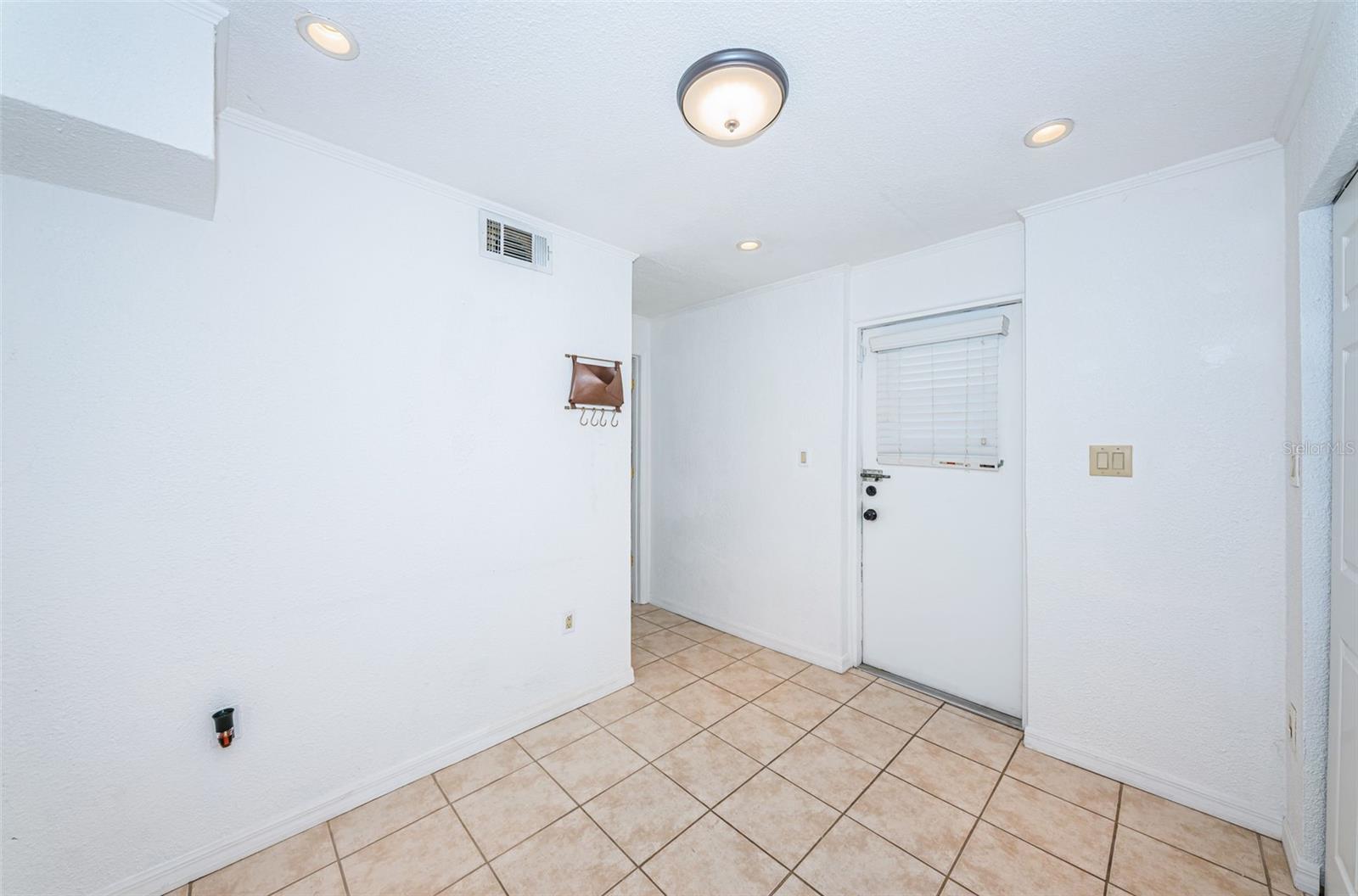 Mudroom - Side entry