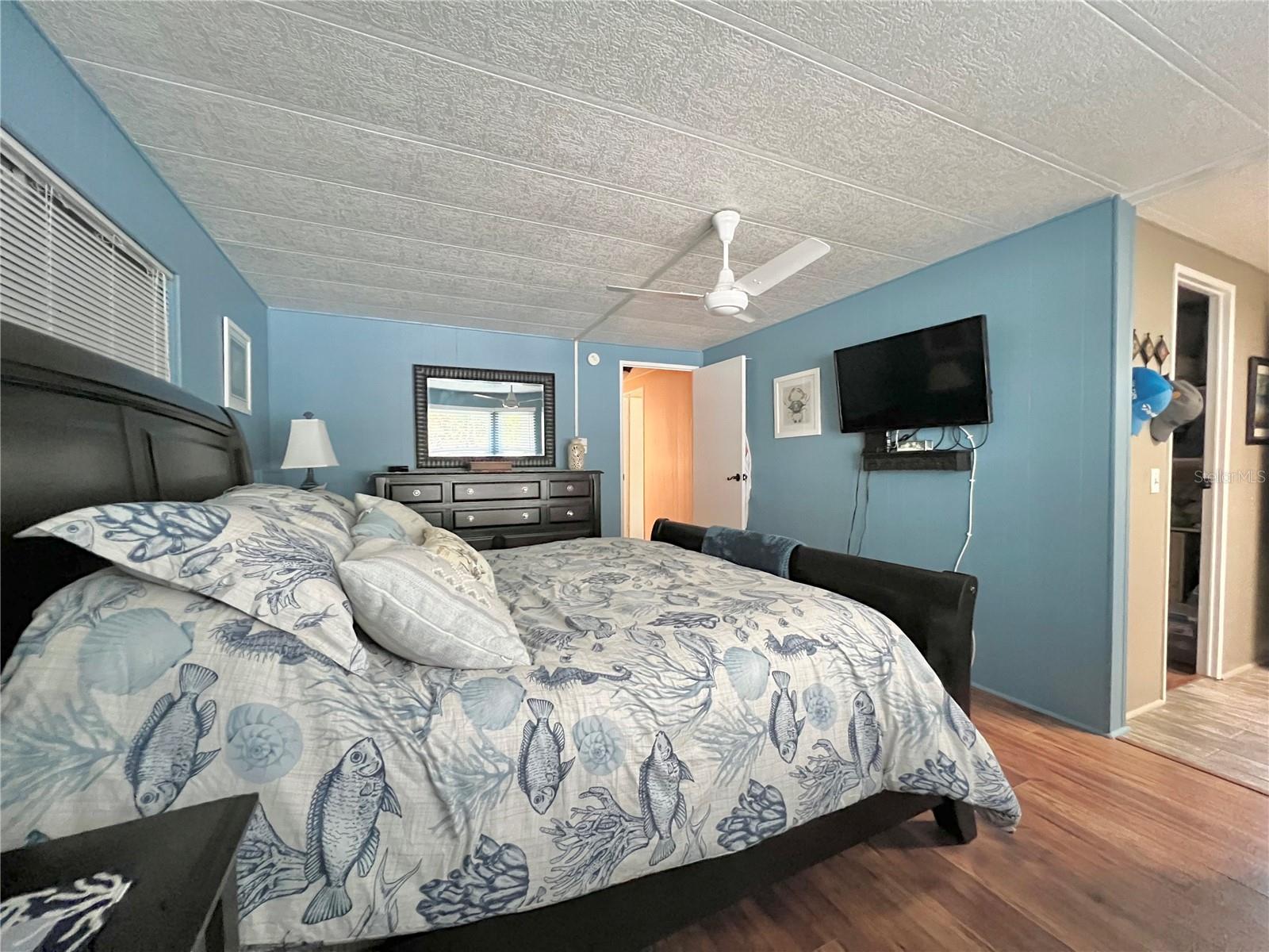 Primary bedroom with en suite bathroom