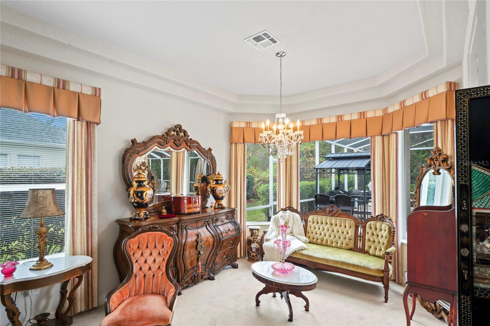 Master Bedroom sitting area