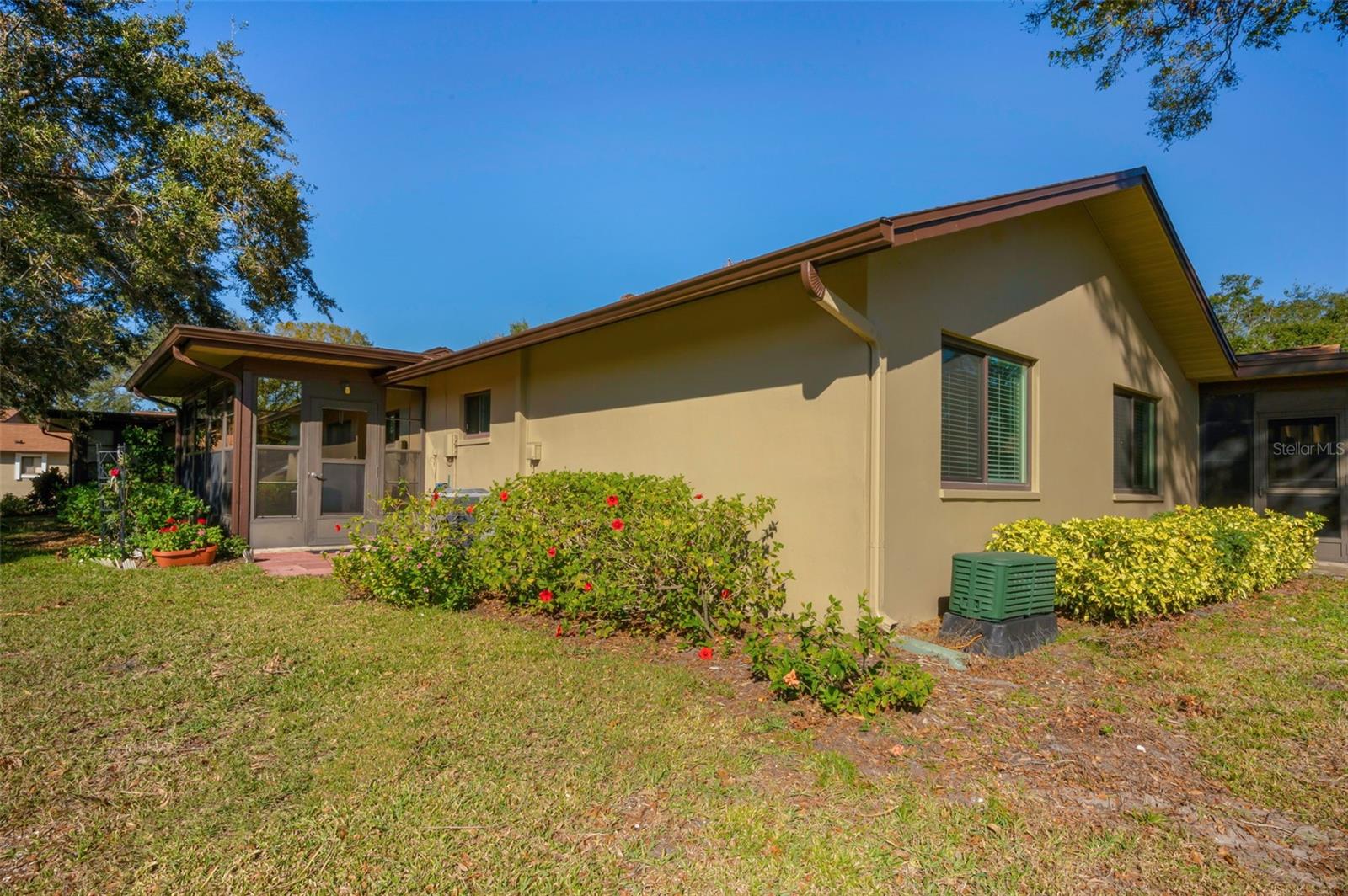 Detached Garage