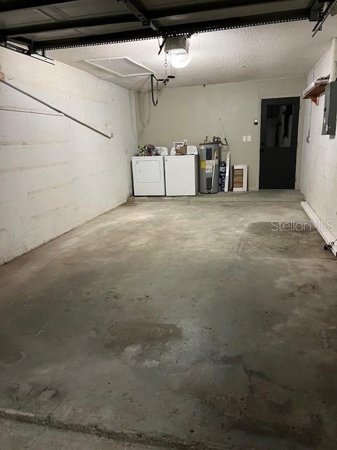 Garage with washer/dryer