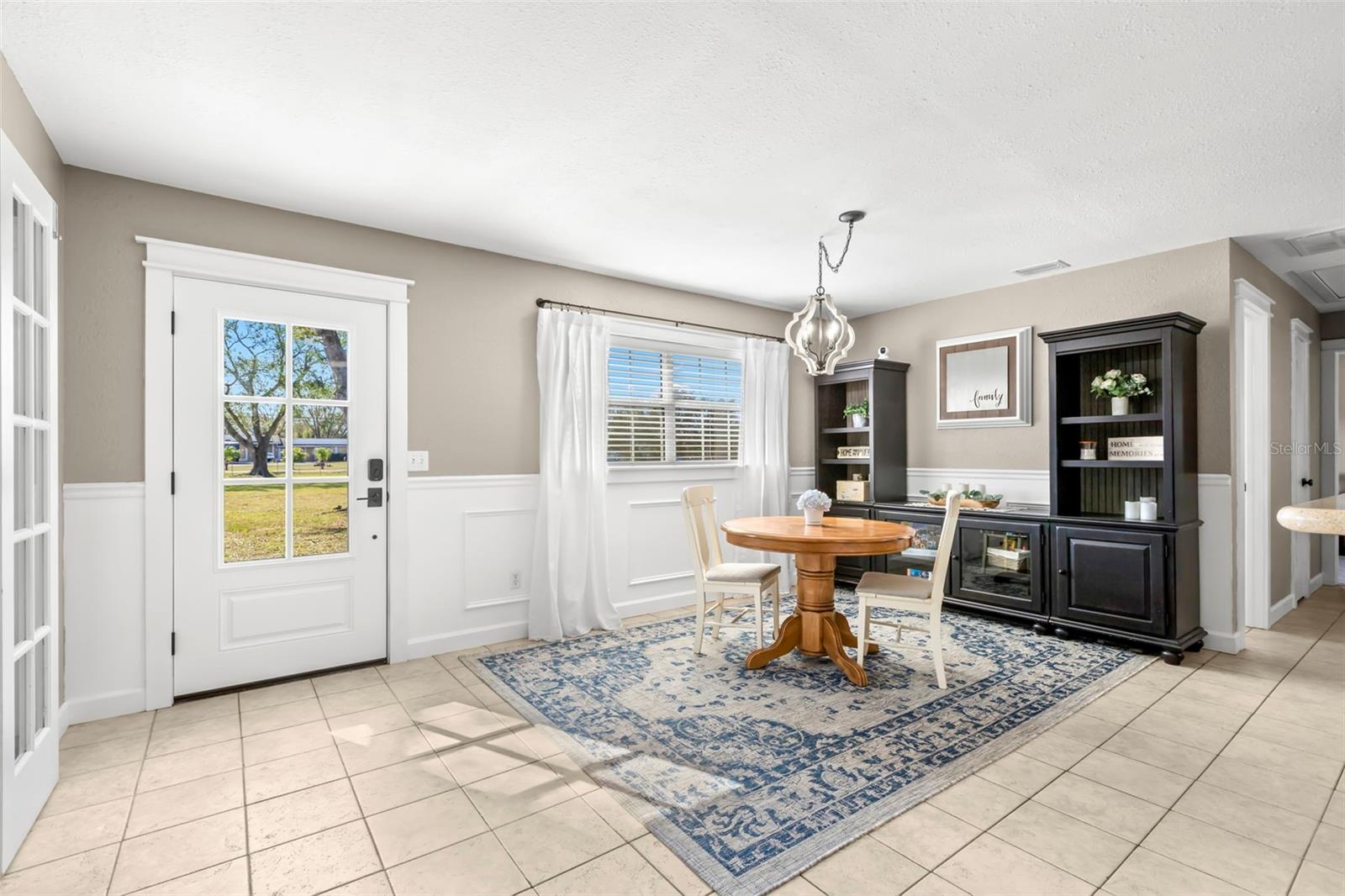 Formal Living Room - Current use is a breakfast nook.