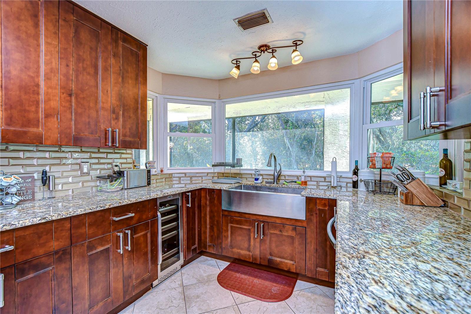 Kitchen features panoramic window views!