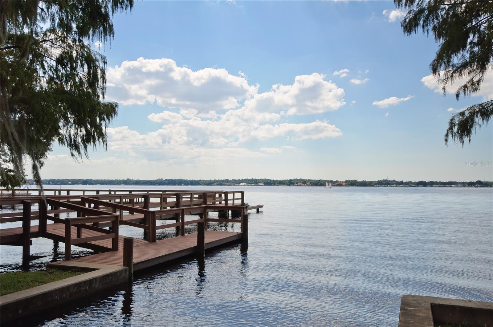 Presidents Landing Dock and Slips