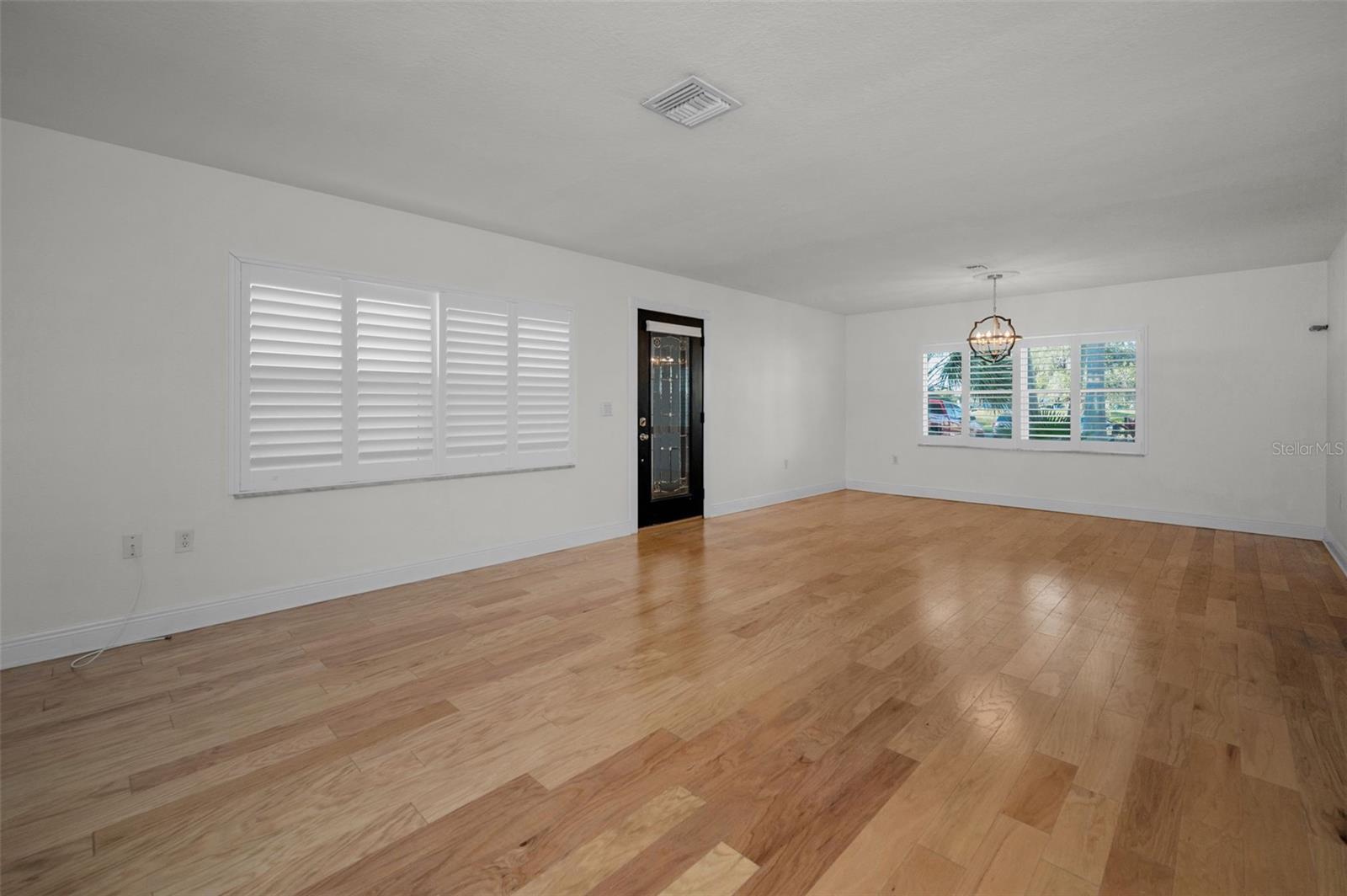 Living Room/Dining Room